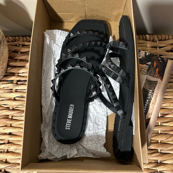 Steve Madden Skyler-J Black Studded Strappy Slip On Square Toe Flat Sandals - Picture 5 of 5